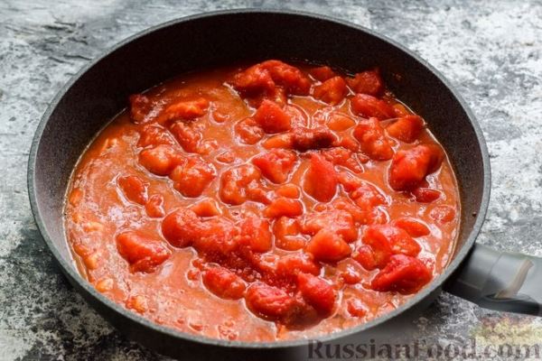 Макароны, запечённые с копчёной колбасой и томатным соусом, под сыром