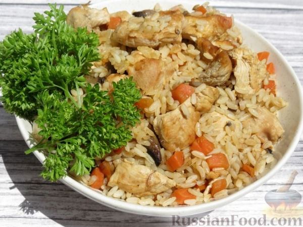 Рис с курицей и грибами, в духовке