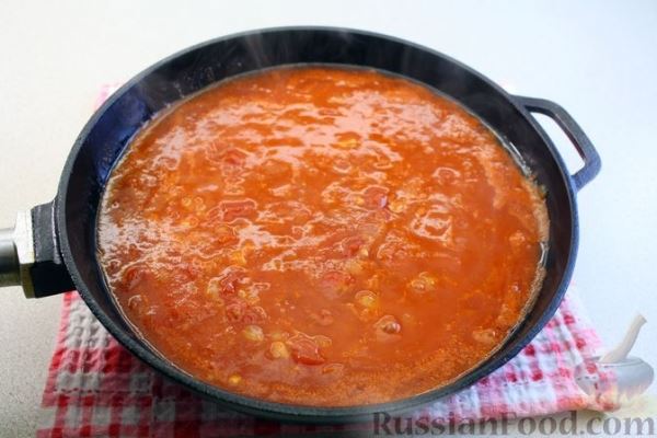 Тефтели с рассольным сыром, запечённые в томатном соусе
