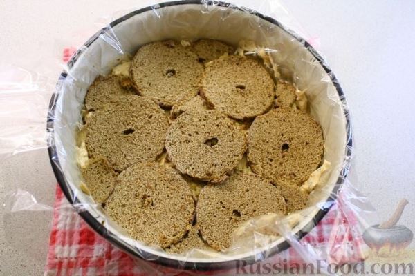 Торт из пряников с творожным сыром, сгущенкой и грецкими орехами (без выпечки)